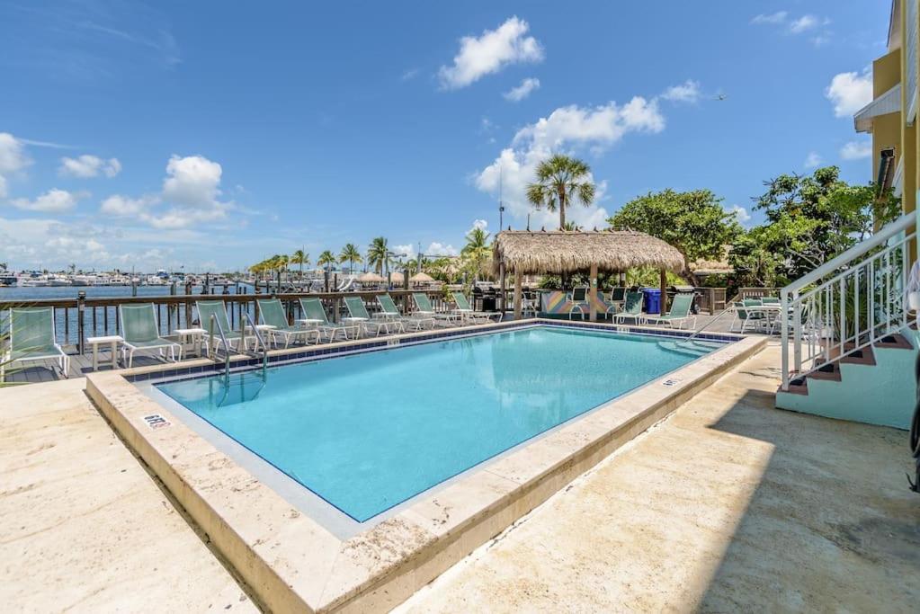 Eleuthera - 2X2 Fully Updated Old Town Waterfront Corner Condo 키웨스트 외부 사진