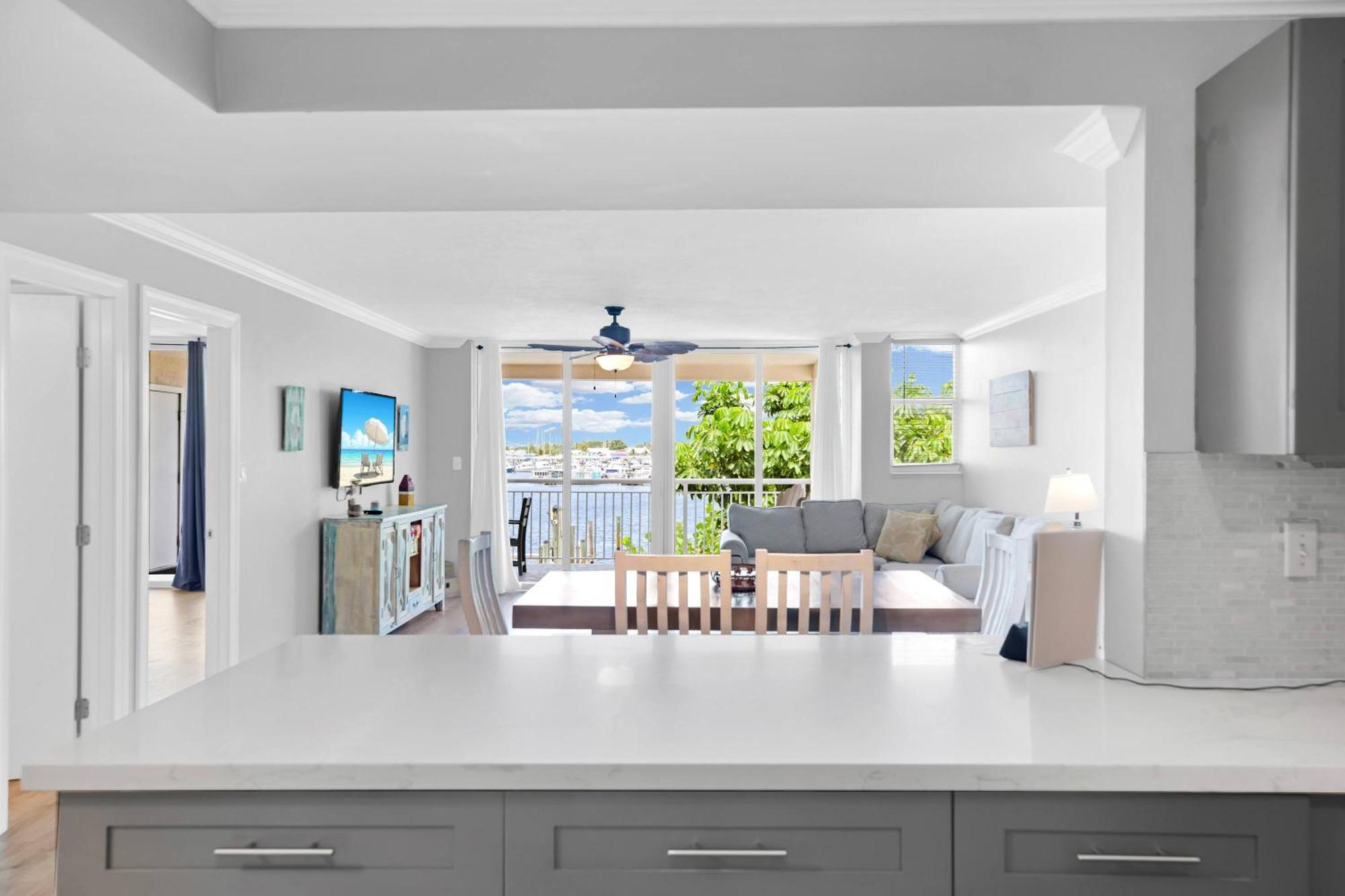 Eleuthera - 2X2 Fully Updated Old Town Waterfront Corner Condo 키웨스트 외부 사진